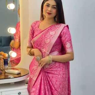 কাঞ্জিপুরাম সফট সিল্ক কাতান শাড়ি (ব্লাউজ পিস সহ)