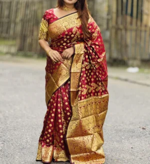 ব্লাউজ পিস সহ খয়েরী সফট লতা কাতান শাড়ি